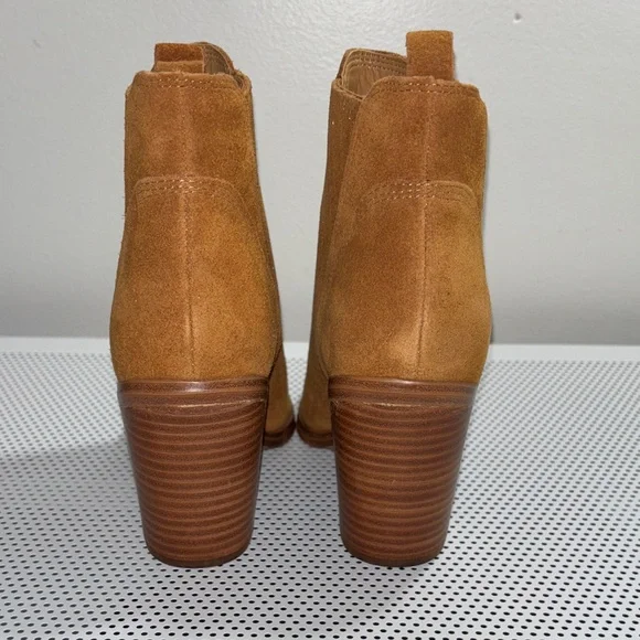 🆕 NWOT Marc Fisher Gadri Rhum Suede Ankle Booties - Picture 4 of 9